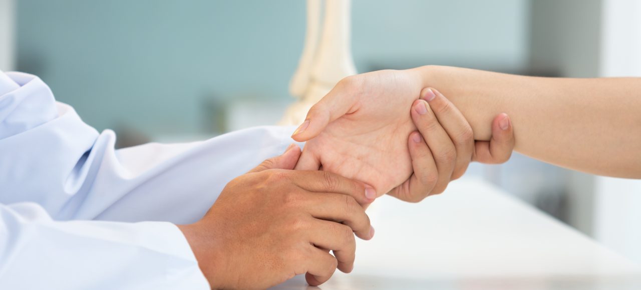 Choroba De Quervaina_zapalenie pochewek ścięgnistych nadgarstka Katowice Globiana